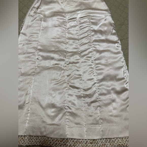 CHANEL Beige Tweed Suit - Picture 16 of 16